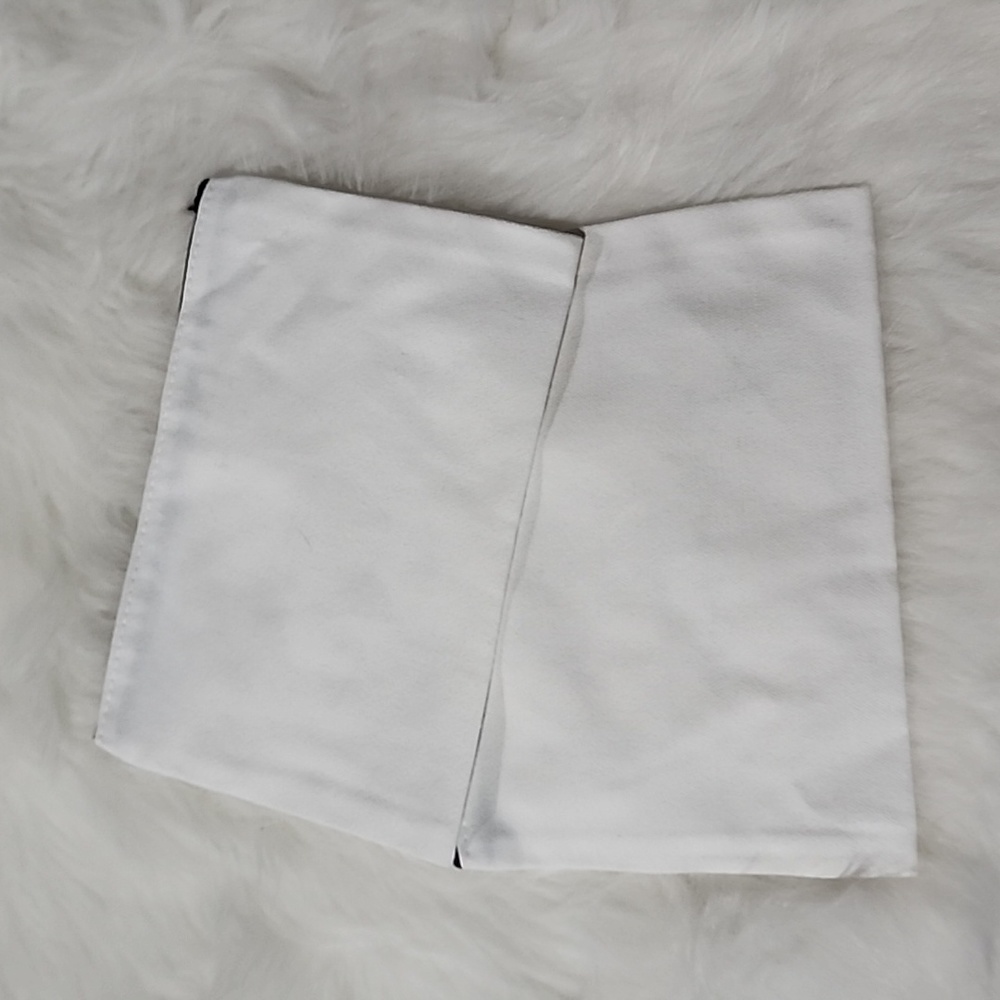 Mother of the bride & Mother of tue groom makeup/gift bags. - Picture 4 of 4